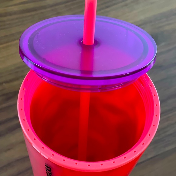 NEW Starbucks Spring 2022 Soft Touch Floral  Red Venti Tumbler - Picture 6 of 10